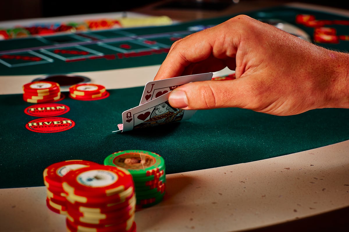 Crown poker discount